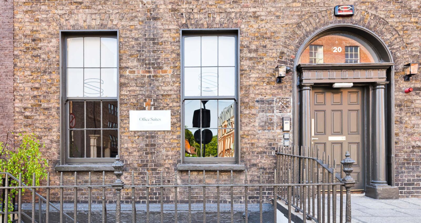 Dublin training room with seating for seven, large screen and Wi-Fi